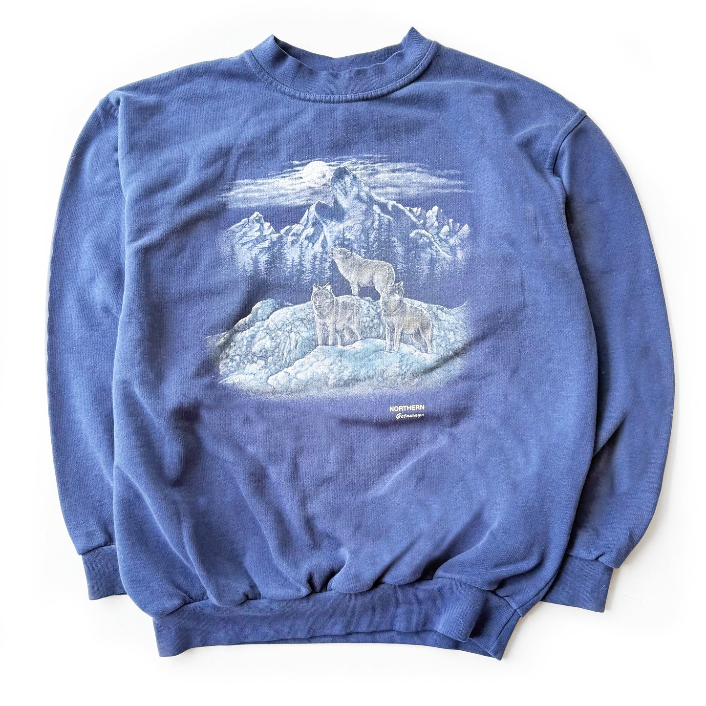 Vintage Northern Getaway, Wolf Sweatshirt