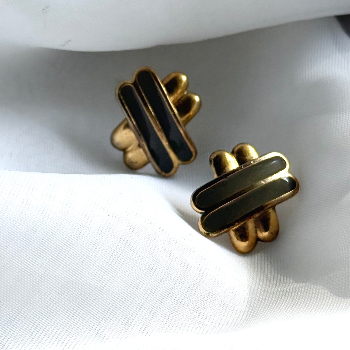 Secondhand Green and Gold Toned "X"Earrings