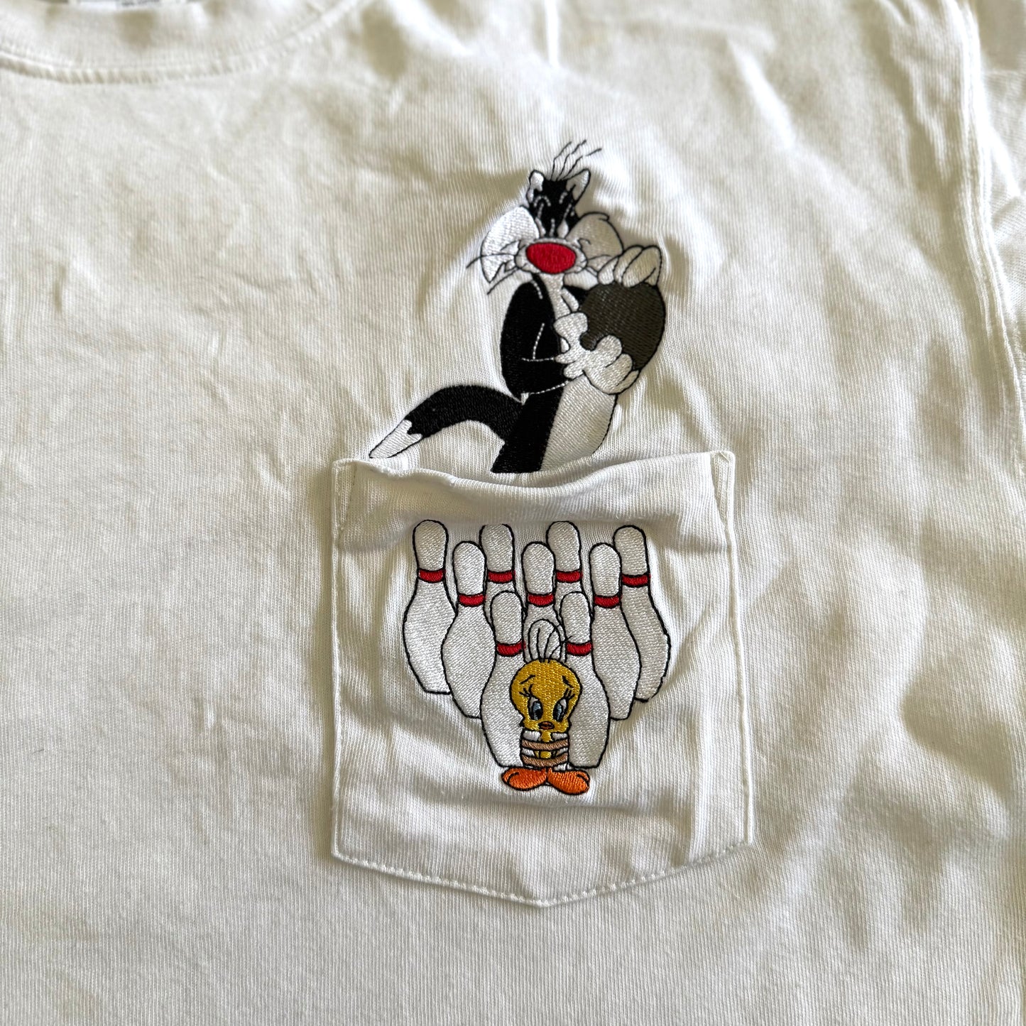 Secondhand Warner Brothers, Sylvester & Tweety Bird Bowling T-Shirt