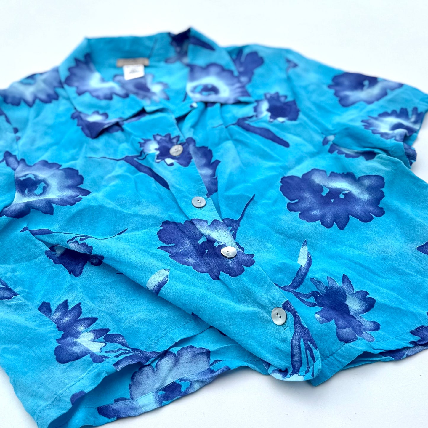 Vintage Life Styles, Floral Cropped Button Down Shirt