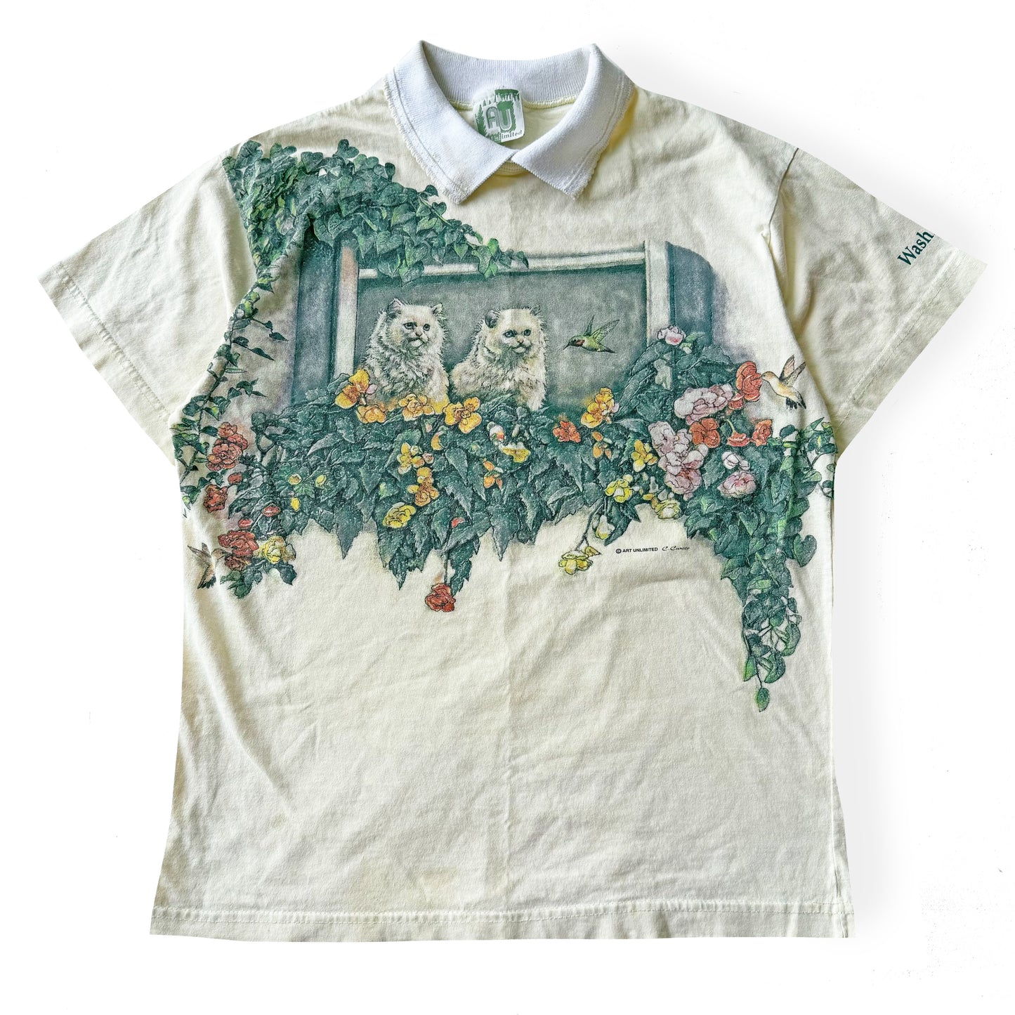 Vintage Art Unlimited, Cat & Hummingbird Collared T-shirt